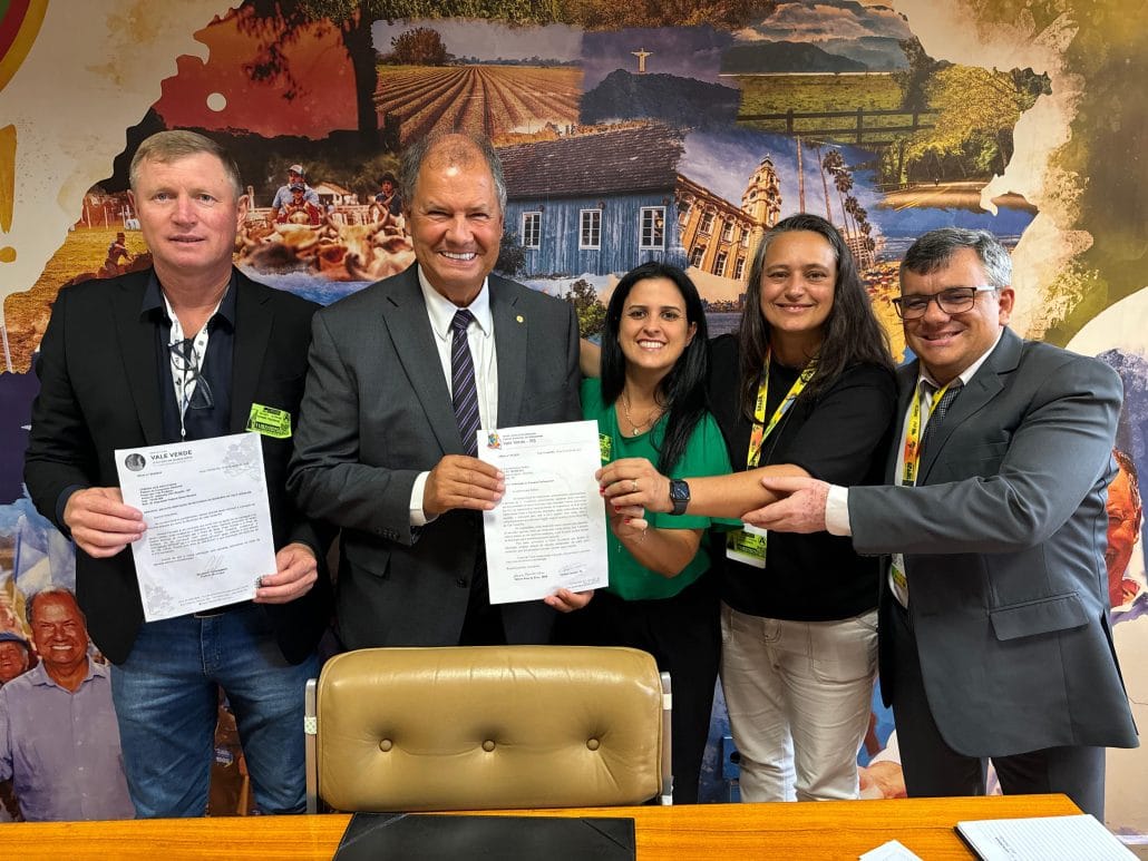Prefeito Ricardo Froemming garante mobiliário para nova escola com emenda de Alceu Moreira 1 Prefeito Ricardo Froemming garante mobiliário para nova escola com emenda de Alceu Moreira