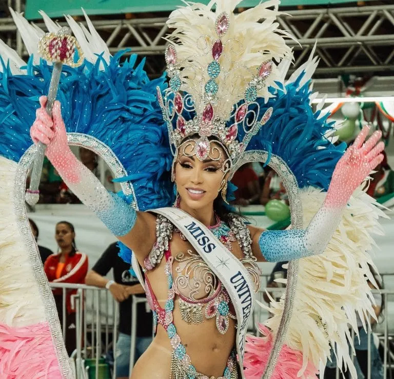 Mis Universe Trans 2023, Luanna Isabelly, brilha no Carnaval de Porto Alegre