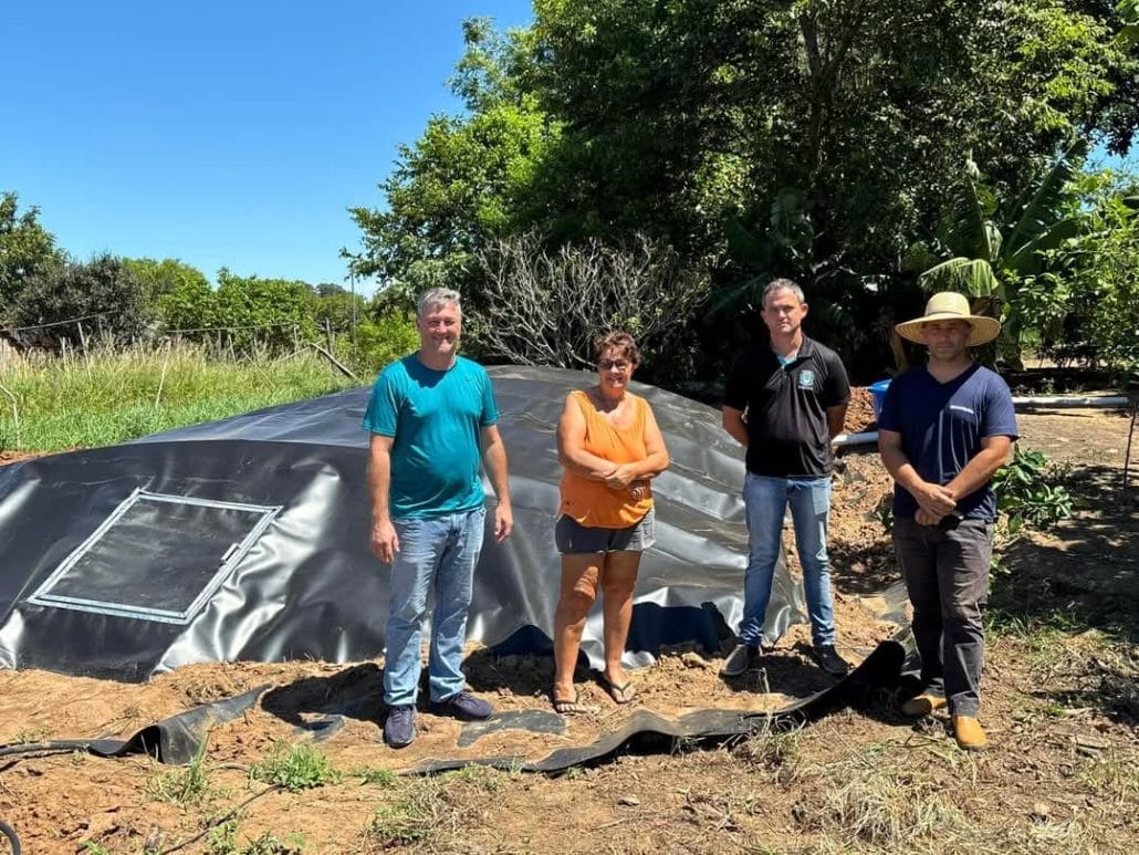 INSTALAÇÃO DE CISTERNAS BENEFICIA AGRICULTORES EM PASSO DO SOBRADO. 4 INSTALAÇÃO DE CISTERNAS BENEFICIA AGRICULTORES EM PASSO DO SOBRADO.