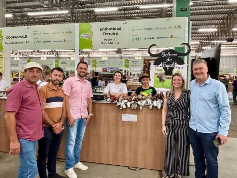 Prefeito Edgar Thiesen e comitiva de Passo do Sobrado visitam a Expoagro