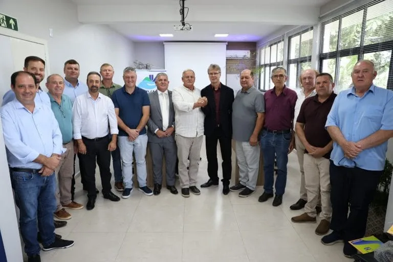 Prefeito Nestor Ellwanger é o novo presidente da Amvarp