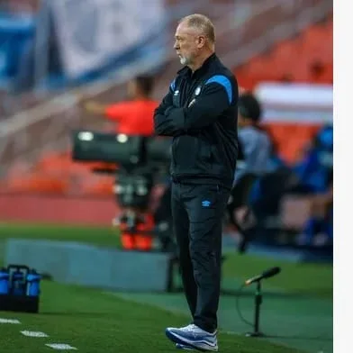Grêmio empata com Godoy Cruz na reestreia de Mano Menezes e segue na disputa pela liderança do grupo