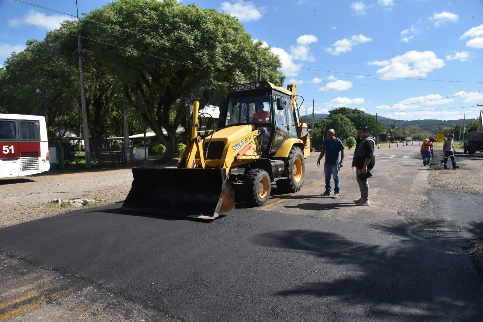 Secretaria de Obras instala quebra-molas na RSC 471 em Rio Pardinho