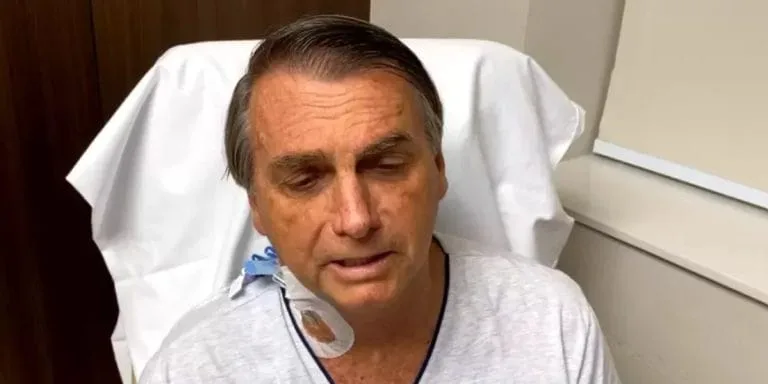 Bolsonaro deixa UTI e segue recuperação em quarto de hospital em Brasília