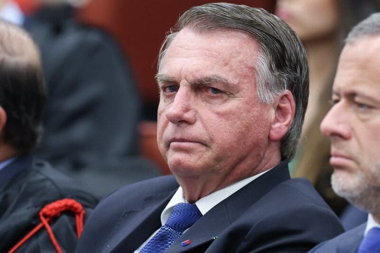 Após cirurgia, Bolsonaro segue na UTI sem previsão de alta
