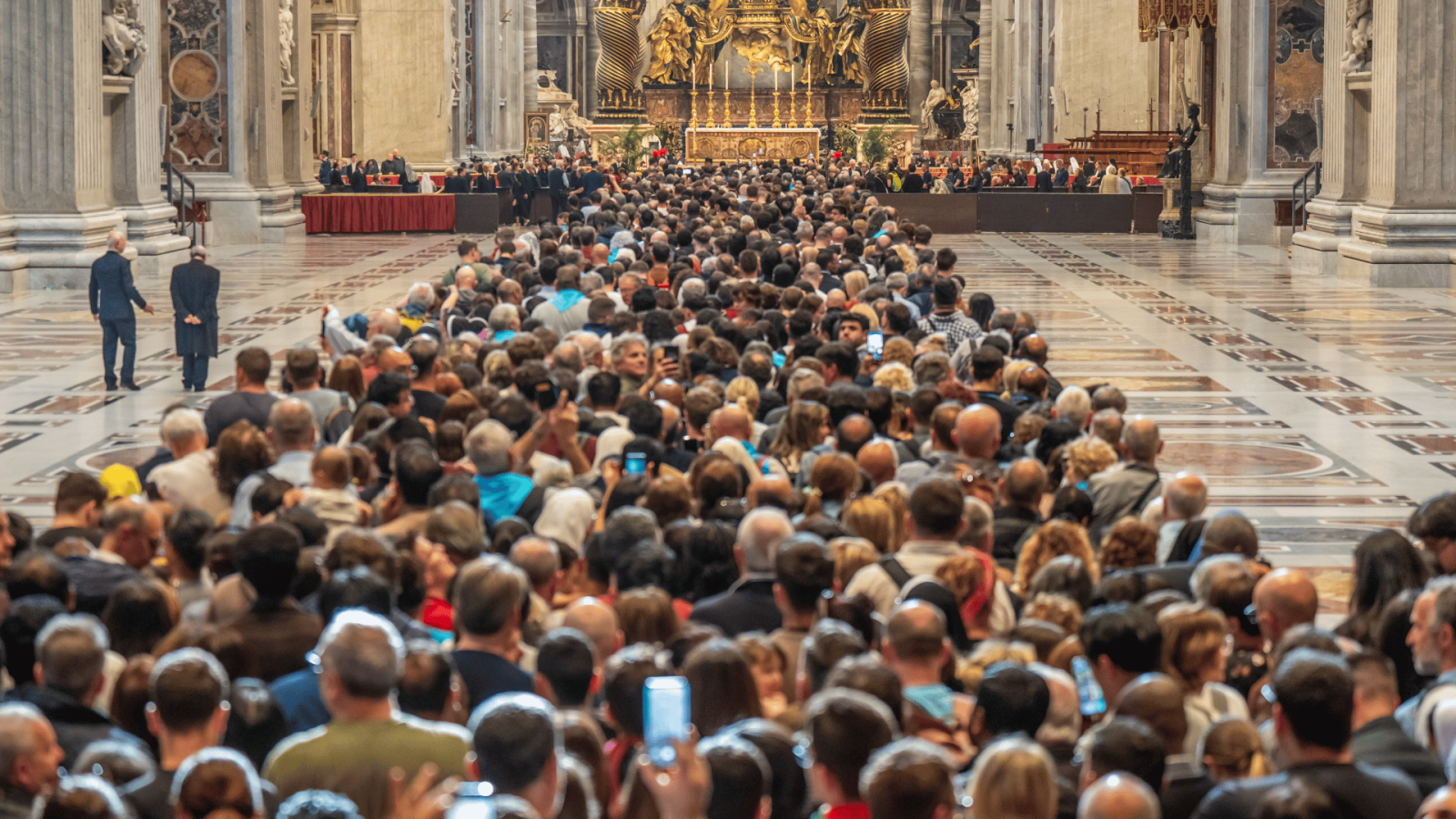 Papa Francisco é velado no Vaticano sob ritos solenes e tradicionais
