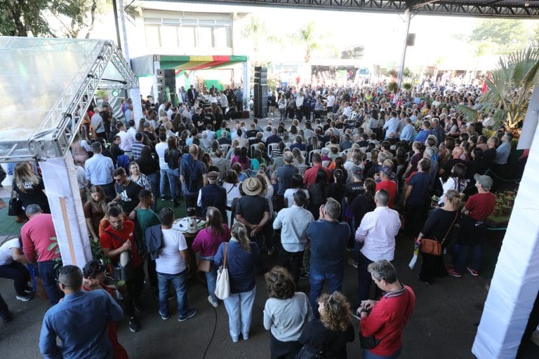 Abertura oficial da 17ª Fenachim reúne grande público, autoridades e marca início da maior celebração cultural de Venâncio Aires