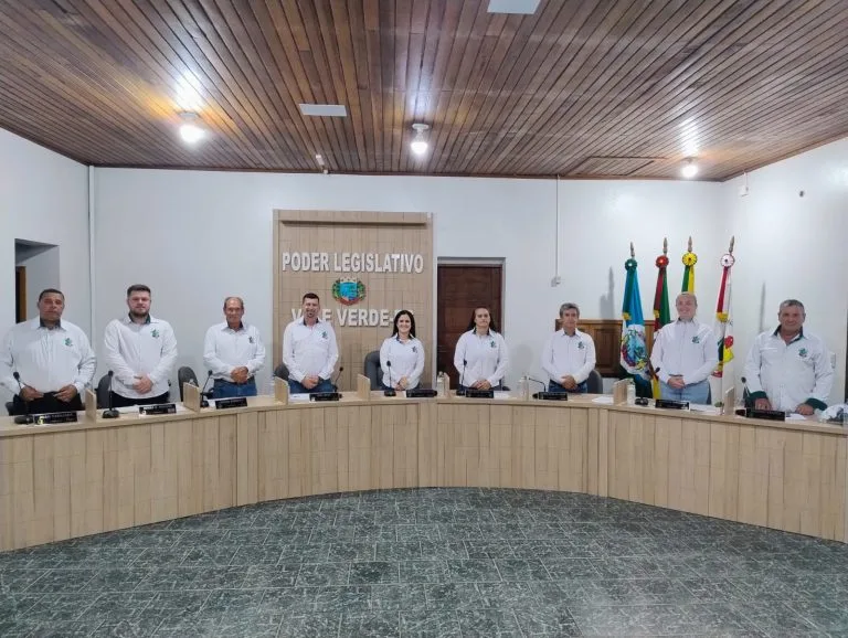 Vereadores de Vale Verde adotam uniformes padronizados para reforçar unidade e identidade institucional