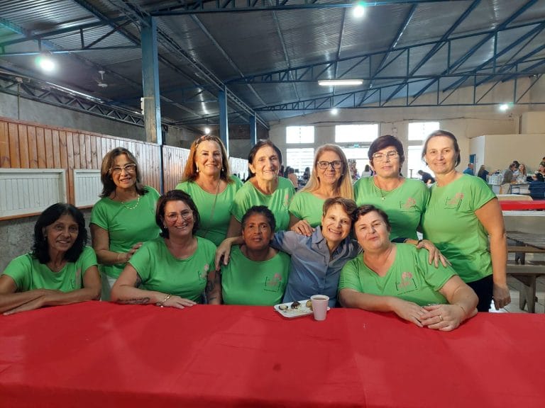 Chá do Dia das Mães reúne comunidade e arrecada fundos para o necrotério municipal em Passo do Sobrado
