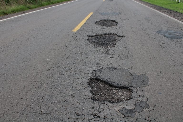 Vereador de Passo do Sobrado cobra operação emergencial de tapa-buracos na ERS-405