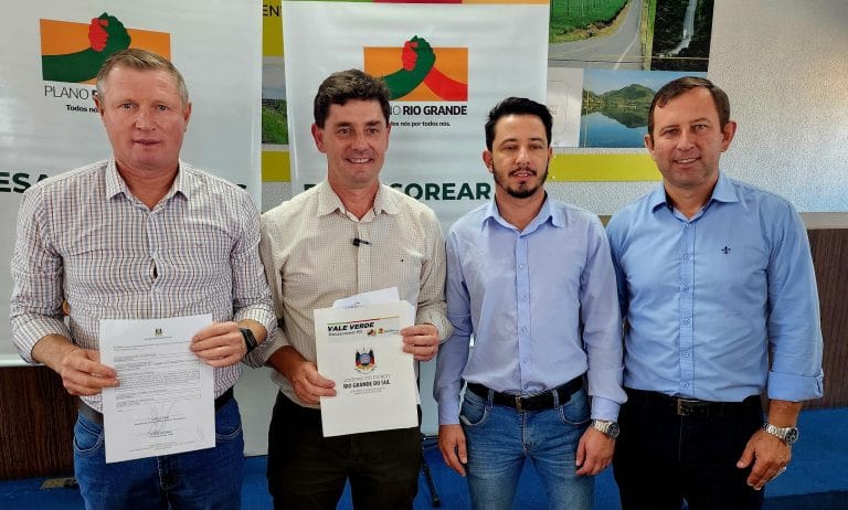 Prefeito assina convênio do Programa Desassorear RS