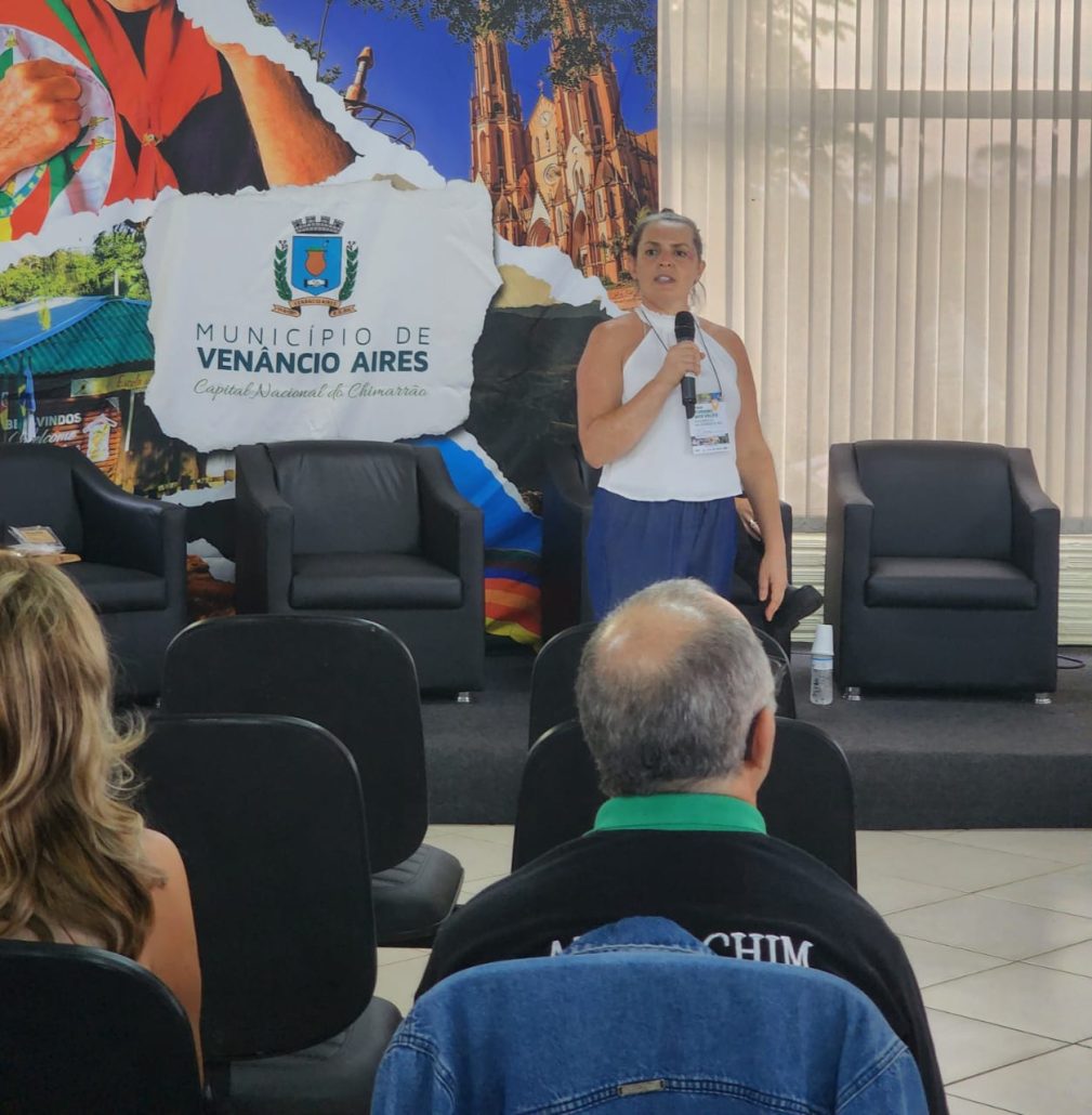 Paula Kist apresenta história inspiradora do Sítio Buraco Fundo no Fórum Turismo nos Vales