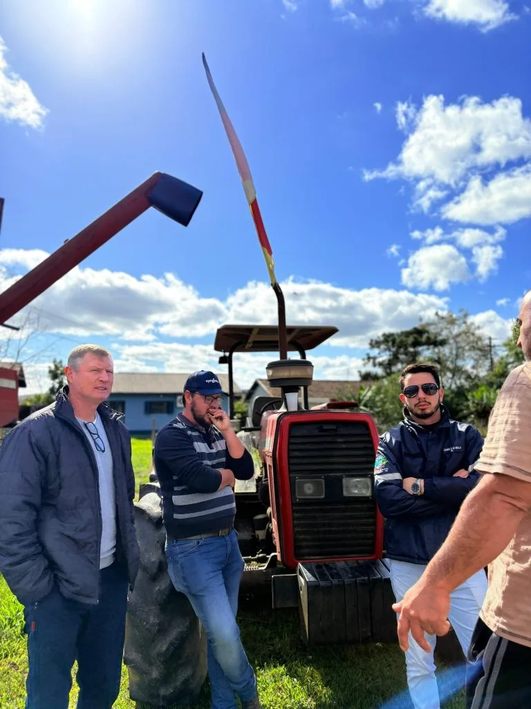 Prefeito e vice-prefeito apoiam mobilização dos agricultores
