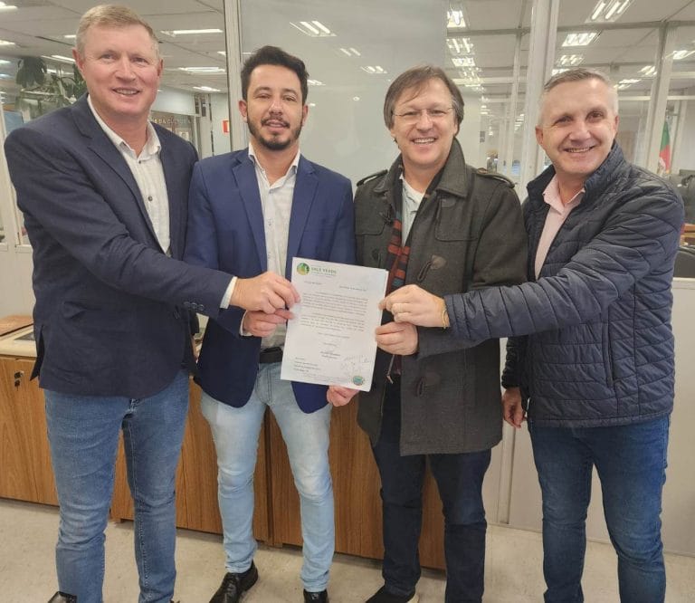 Prefeito e vice-prefeito buscam recursos para Semana Farroupilha e Semana do Município