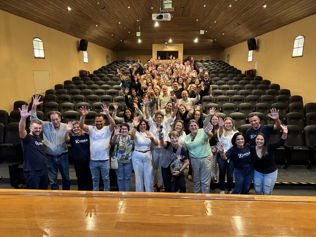 CERTAJA Energia promove palestra
com Cleusa Fagundes no Theatro São João 1 CERTAJA Energia promove palestra
com Cleusa Fagundes no Theatro São João