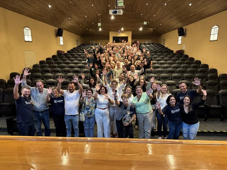 CERTAJA Energia promove palestra  com Cleusa Fagundes no Theatro São João