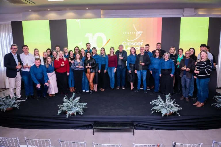 Crecer legal 10 anos de oportunidades aos adolescentes do campo