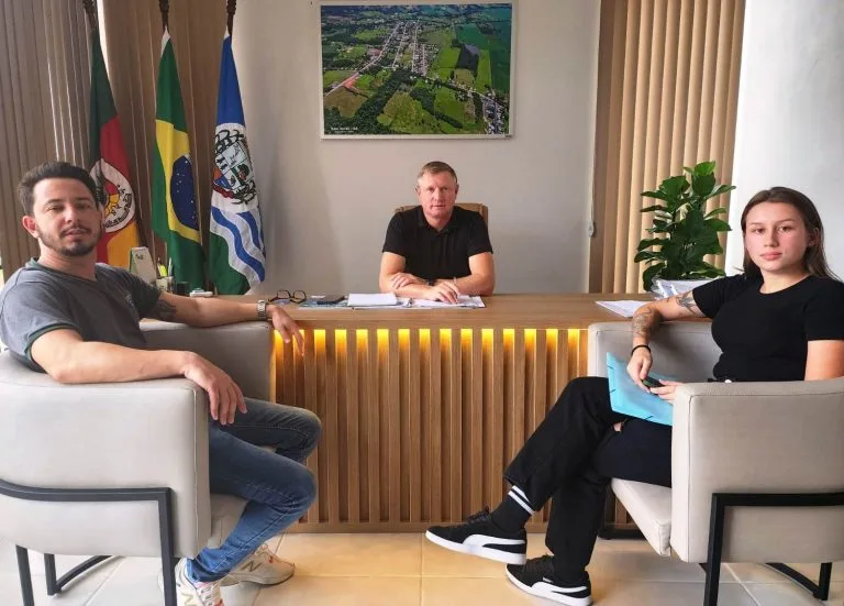 Prefeitura de Vale Verde renova repasse de R$ 50 mil para universitários