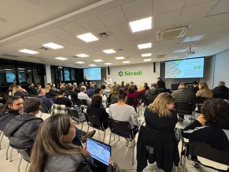 Seminário reúne mais de 100 pessoas para debater futuro da antiga área do Kaempf