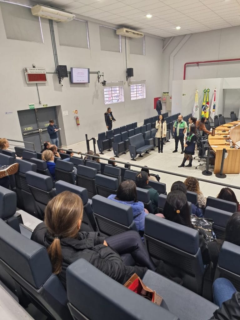 Profissionais da assistência social e da defesa civil participam de capacitação