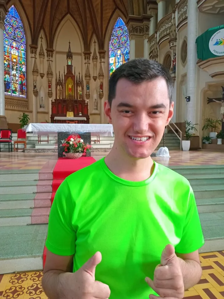 Jovem de Passo do Sobrado passa por transplante de pulmão e mãe pede ajuda para se manter em Porto Alegre