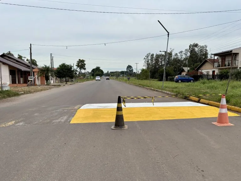 MANUTENÇÃO NAS ESTRADAS E MELHORIAS  URBANAS AVANÇAM EM RITMO ACELERADO
