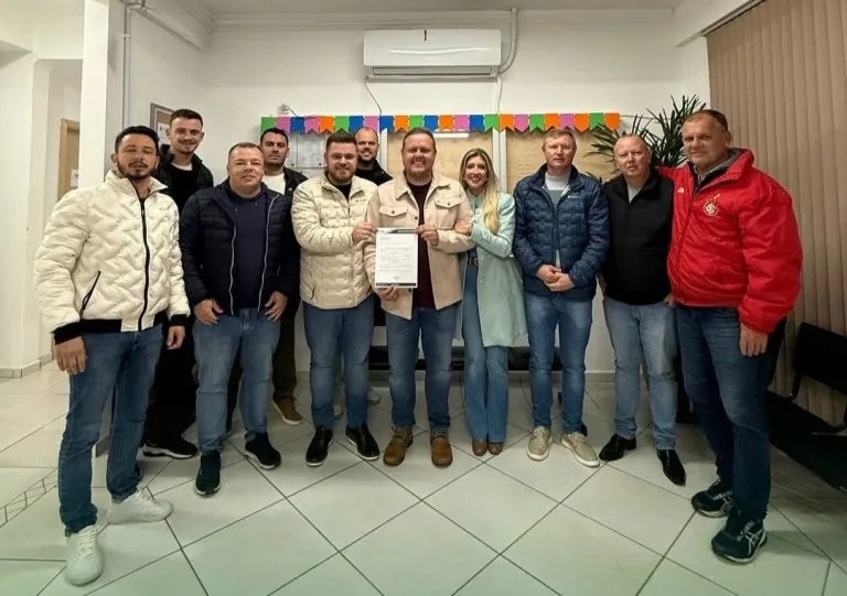 Deputado oficializa emenda para construção do pórtico de entrada de Vale Verde