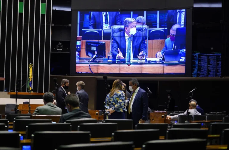 Novo projeto de licenciamento ambiental pode agravar crise climática e insegurança jurídica