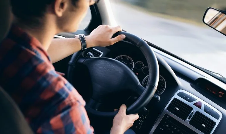 Multas de trânsito poderão custear CNH
para pessoas de baixa renda