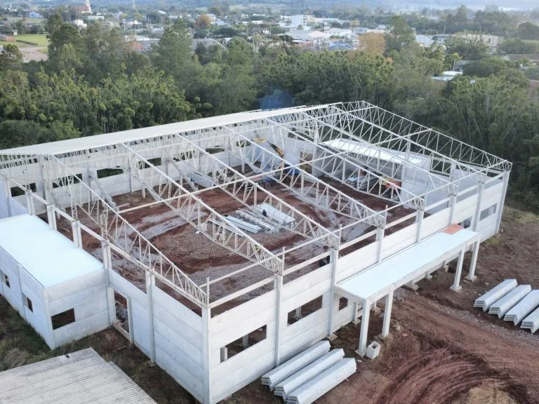 Obra do ginásio poliesportivo de Passo do Sobrado  é embargada por corte de vegetação sem licença