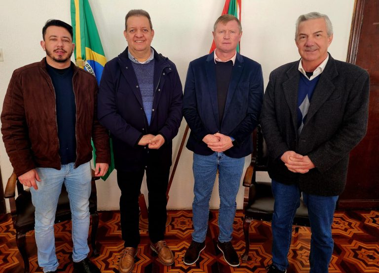 Prefeito solicita recursos para recuperação  de estradas e perfuração de poço artesiano
