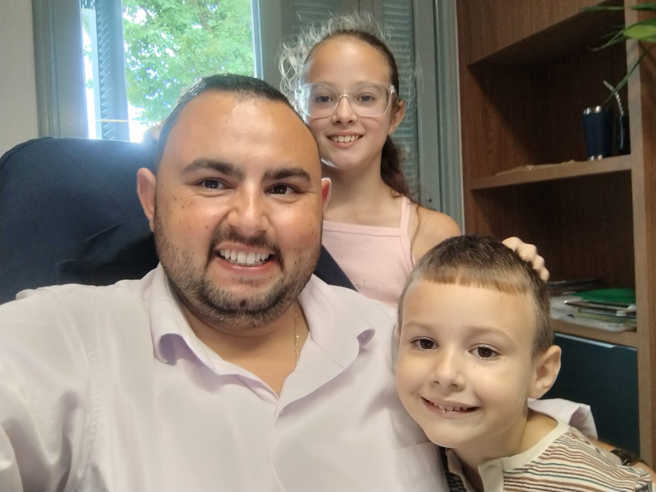 Rotina jurídica, amor constante:  Advogado concilia tempo escasso com demonstrações diárias de carinho e cuidado