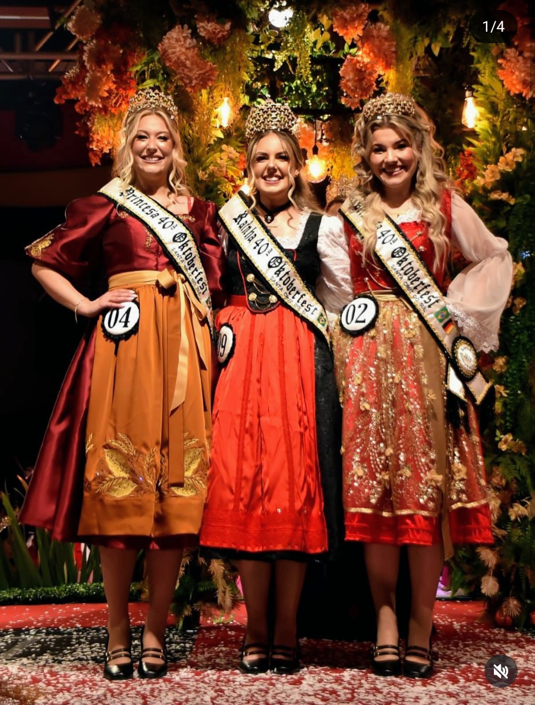 Rafaela Nicknig é eleita rainha da 40ª Oktoberfest