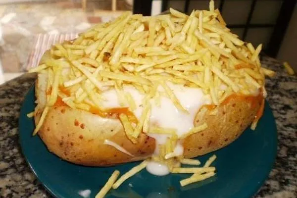 Batata recheada de frango