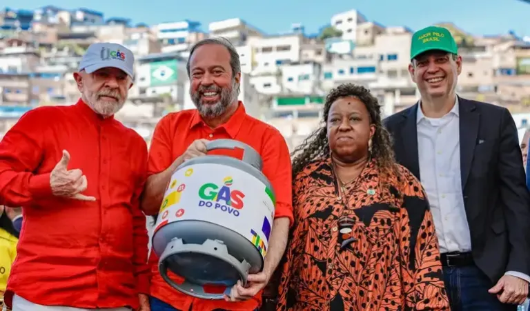 Governo lança programa “Gás do Povo”  para beneficiar 15,5 milhões de famílias