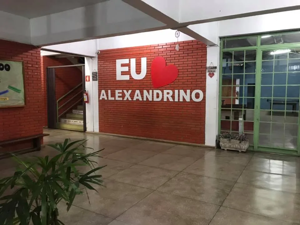 Escola Alexandrino de Alencar celebra 88
anos com jantar e programação cultural