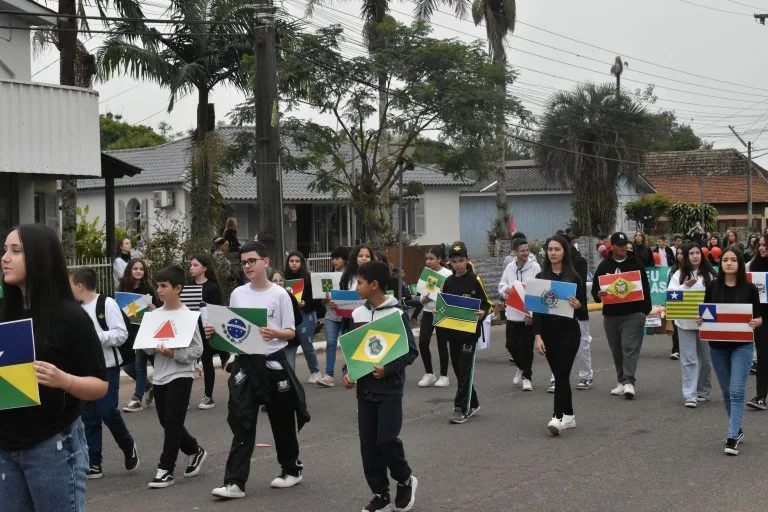 Desfiles Cívicos mobilizam a região neste fim de semana