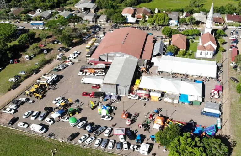 Expofeira tem espaços internos vendidos e externos com algumas vagas