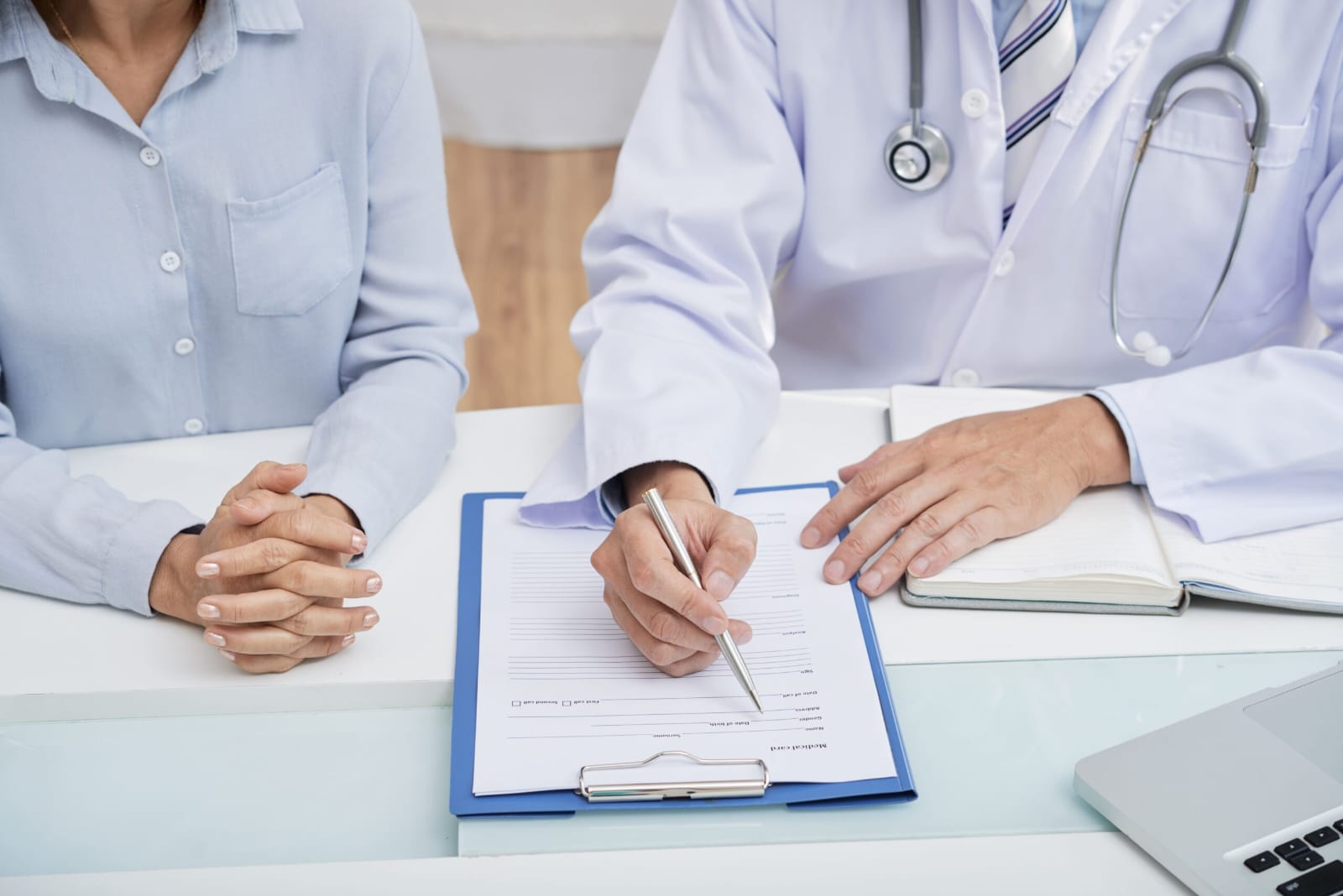 Processo seletivo para contratação temporária de médico pediatra