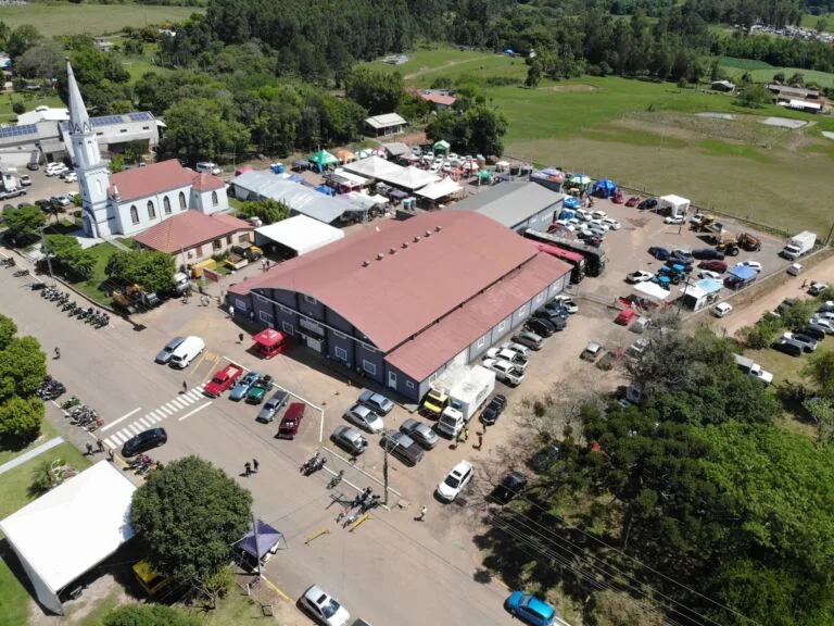 Administração trabalha na finalização dos preparativos da festa do município