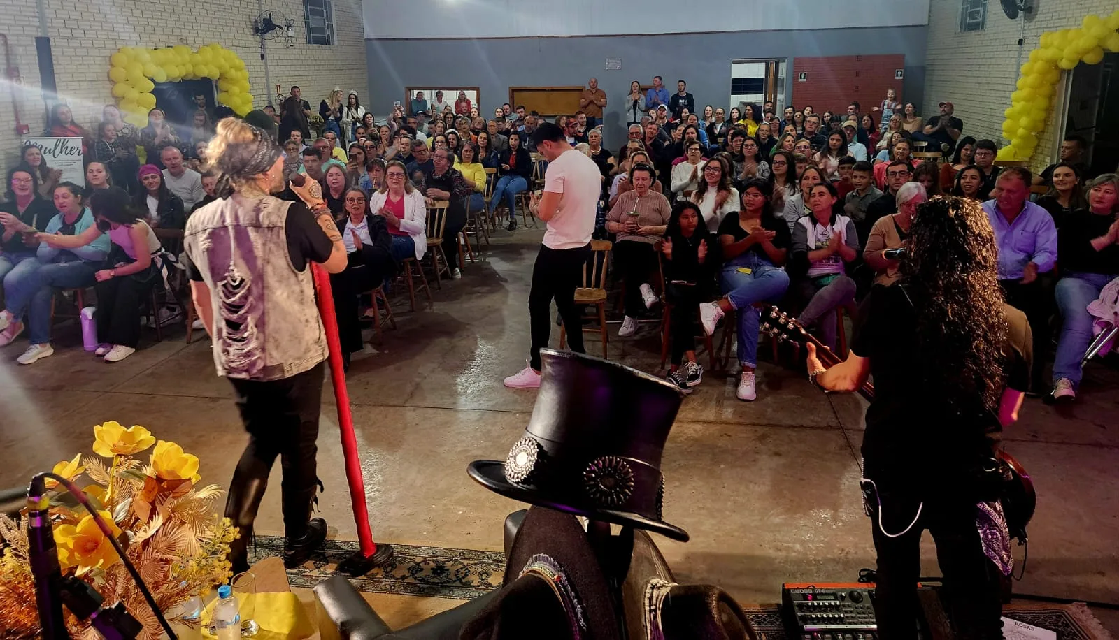 Palestra-show sobre Setembro Amarelo reúne comunidade em reflexão e música