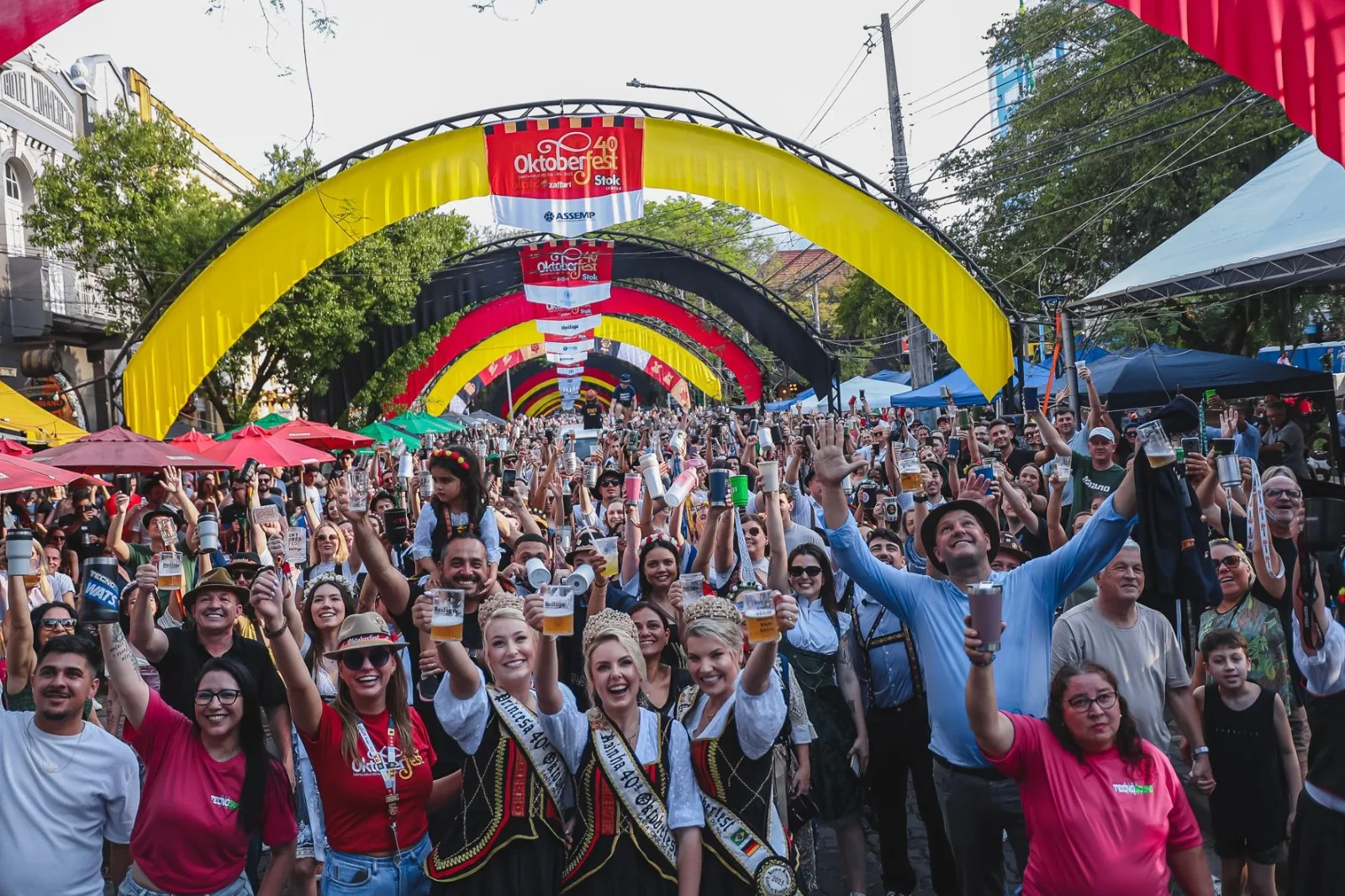 Público da 40ª Oktoberfest ultrapassa 120 mil pessoas nos primeiros quatro dias