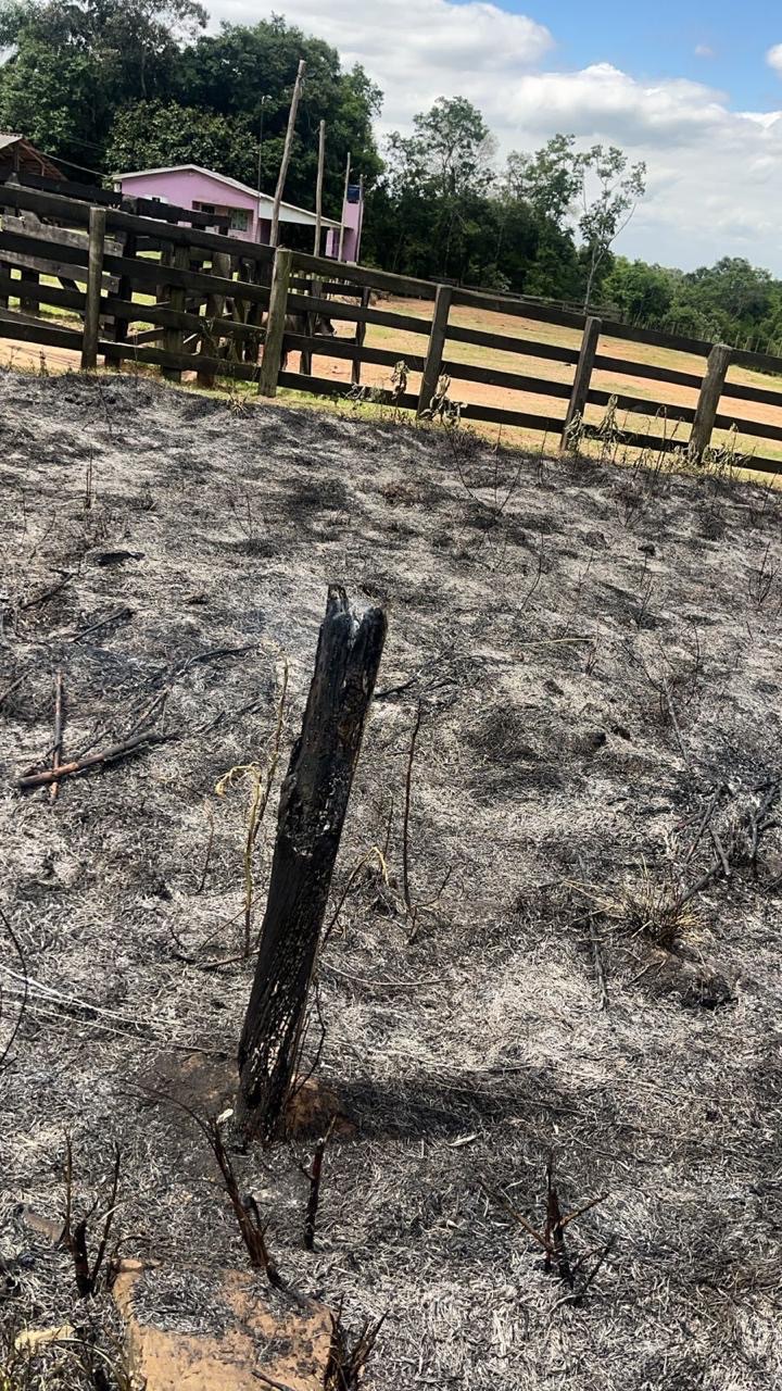Fio de energia provoca incêndio no interior de Vale Verde