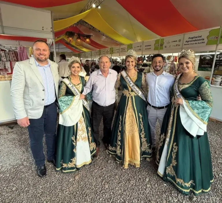 SINIMBU CELEBRA A FORÇA DA SUPERAÇÃO NA ABERTURA DA 20ª EXPOSIM
