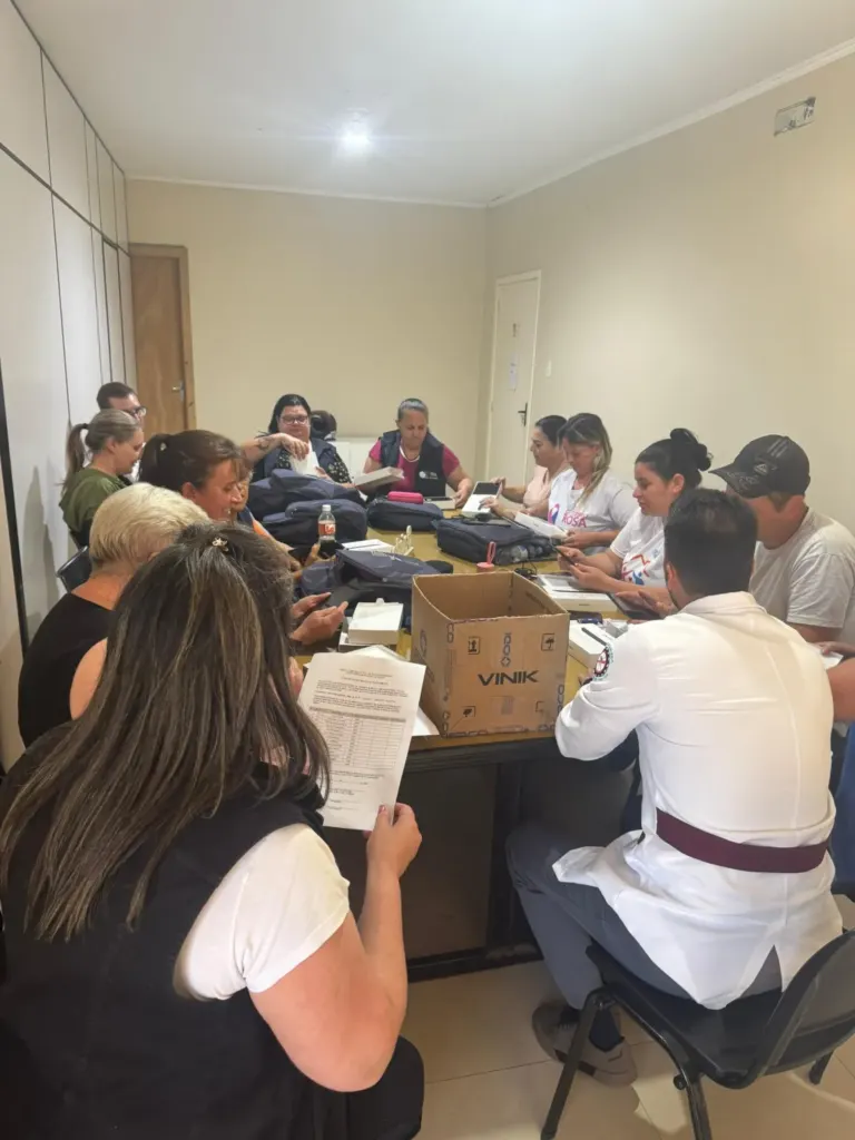 ENTREGA DE TABLETS AOS AGENTES COMUNITÁRIOS DE SAÚDE