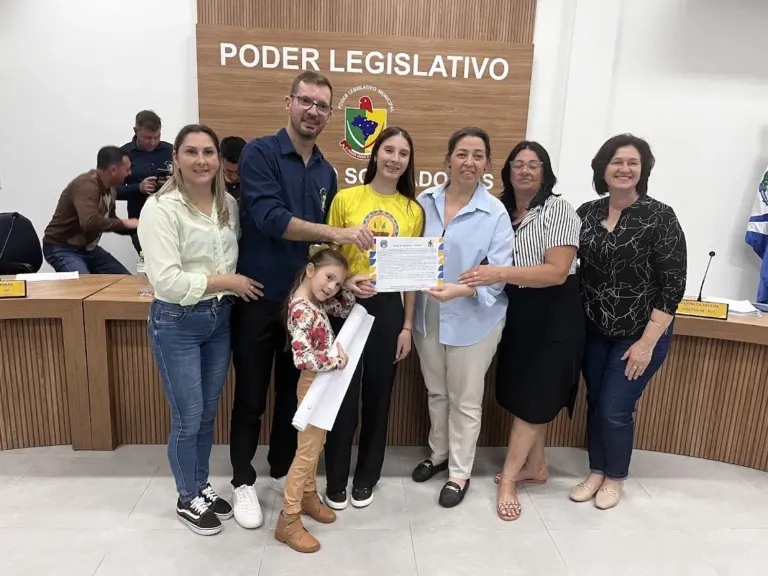 Escola Francisco Antônio de Borba Filho é homenageada na Câmara por conquista na Gincana Regional do CISVALE