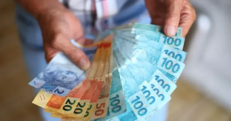 Pagamento do 13º salário deve injetar  R$ 369,4 bilhões na economia brasileira em 2025