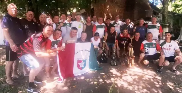 Ex-atletas do Esporte Clube Vila Melos se reencontram para confraternização
