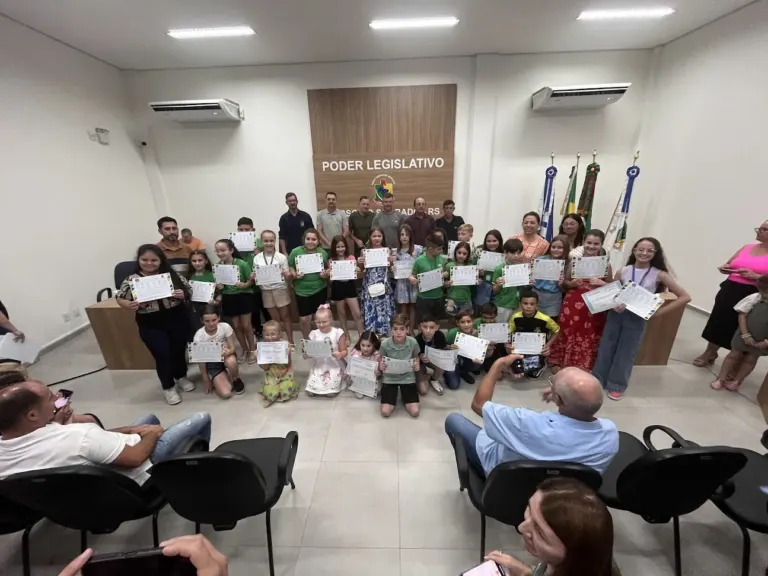 Câmara de Passo do Sobrado homenageia alunos medalhistas da Olimpíada Mirim de Matemática