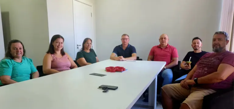 Servidores da Prefeitura terão reajuste salarial de 6% e 50% de aumento no vale-refeição